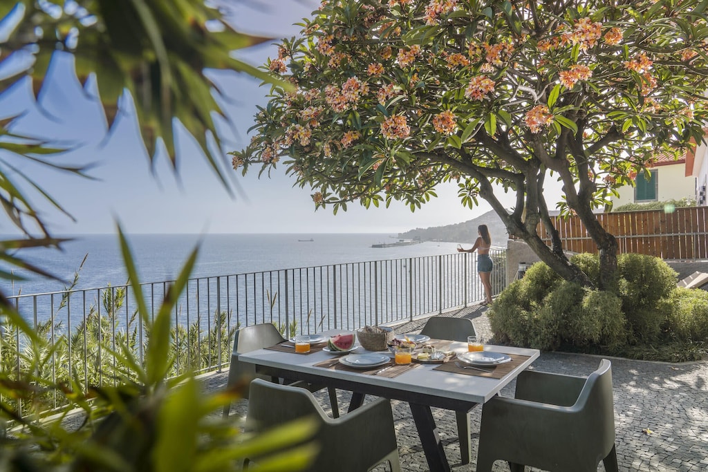 ALFAMA S JORGE CASTLE - APARTMENT WITH TERRACE
