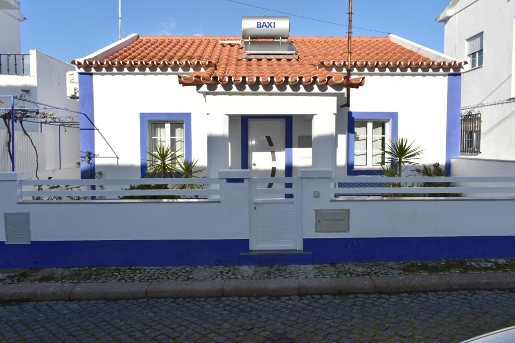 BELLA'S HOUSE 4