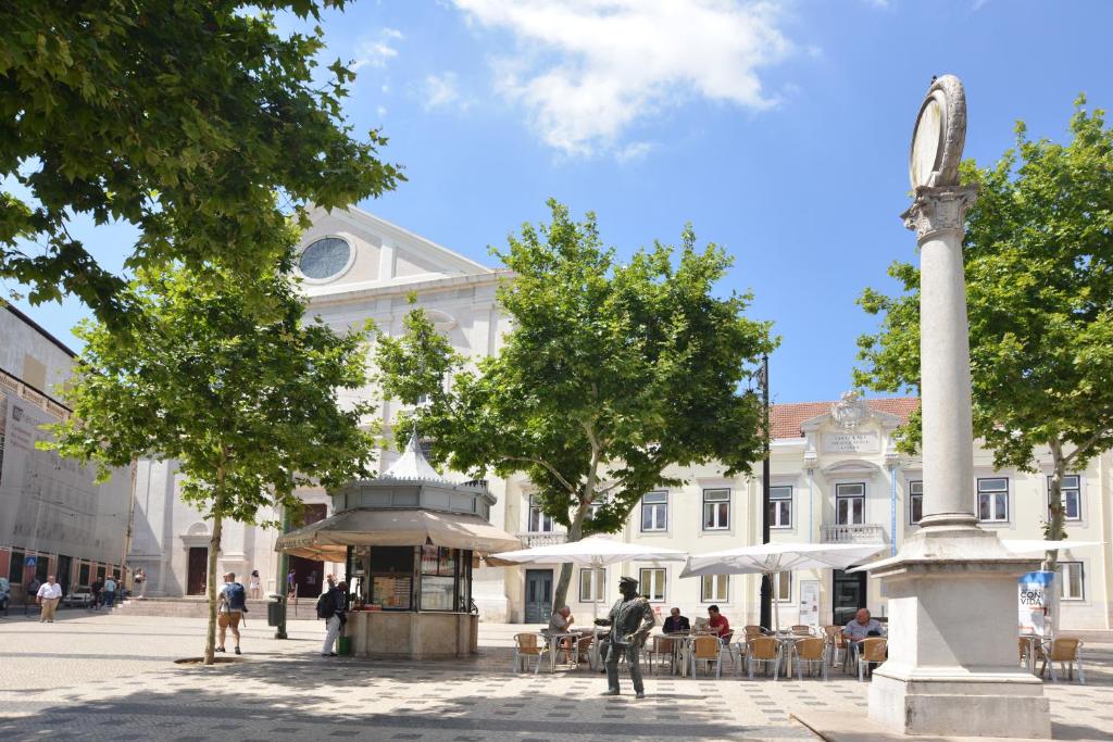 CARMO OVERSEES THE CASTLE