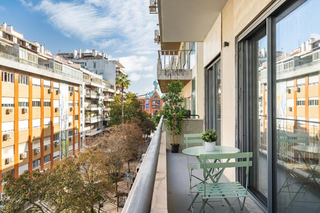 APARTAMENTO CAMPO PEQUENO