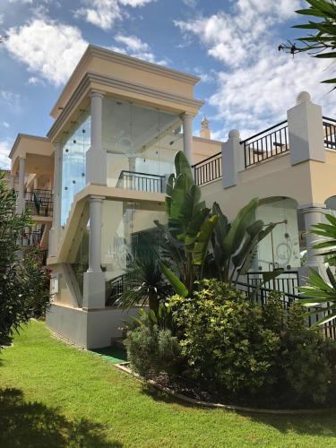 EDIFICIO JARDINS DA GUIA - FRACÇÃO J