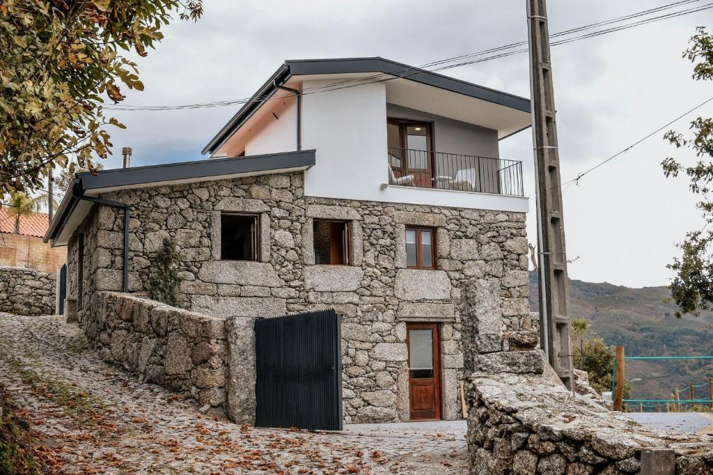 CASA BOM JESUS DAS MÓS