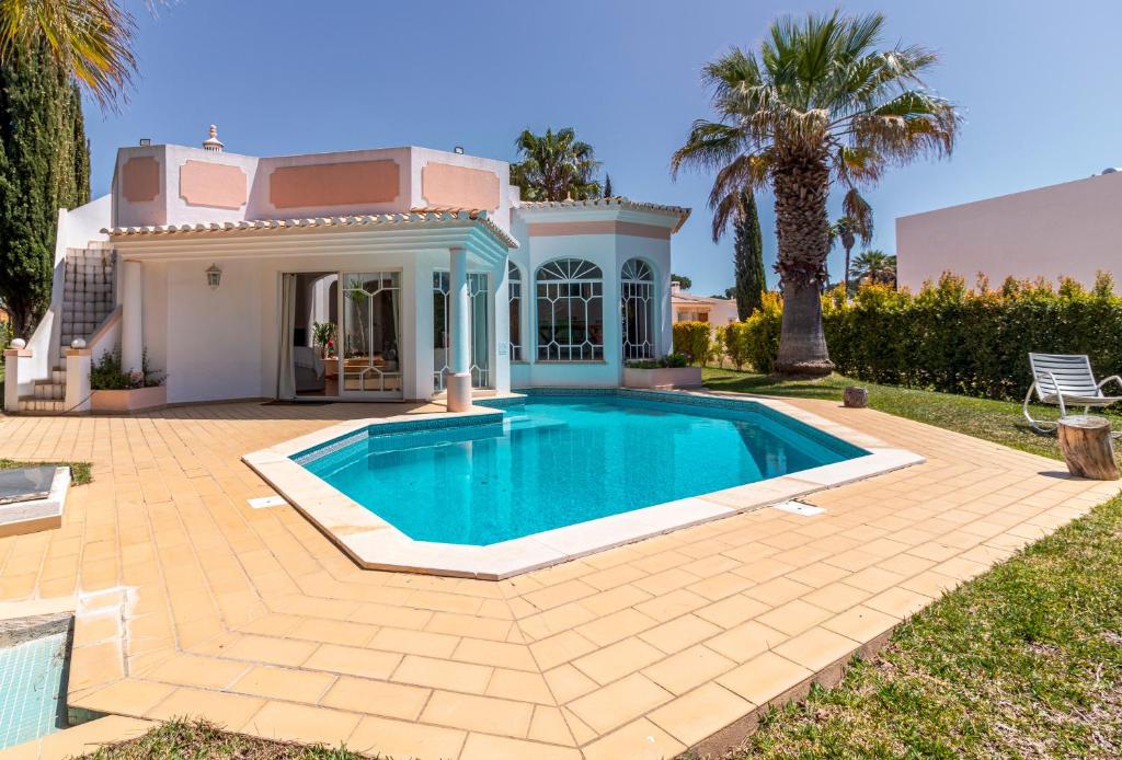 ISIS - FRONT GOLF APART EXCELENT TO RELAX