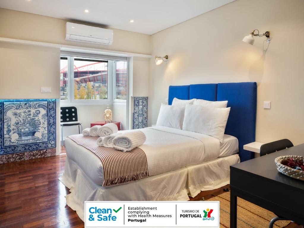 Image of Lx Art Flats | Flat Two