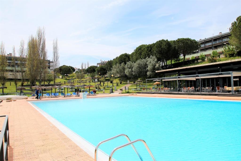 1 BED APARTMENT IN MARINAPARK
