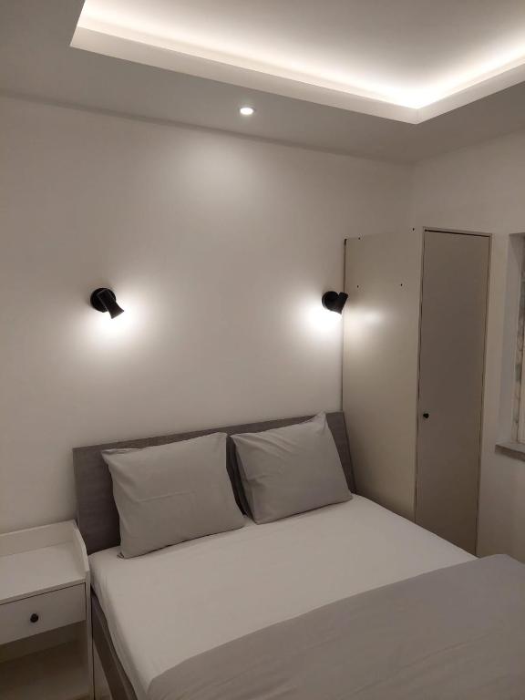 LISBON SOUTH BAY ROOMS