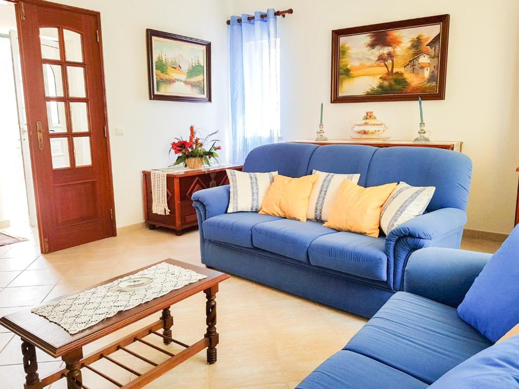 VIEGAS RESIDENCE