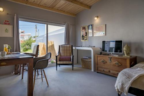 CASCAIS ARTSY CHALETS - 1 BEDROOM