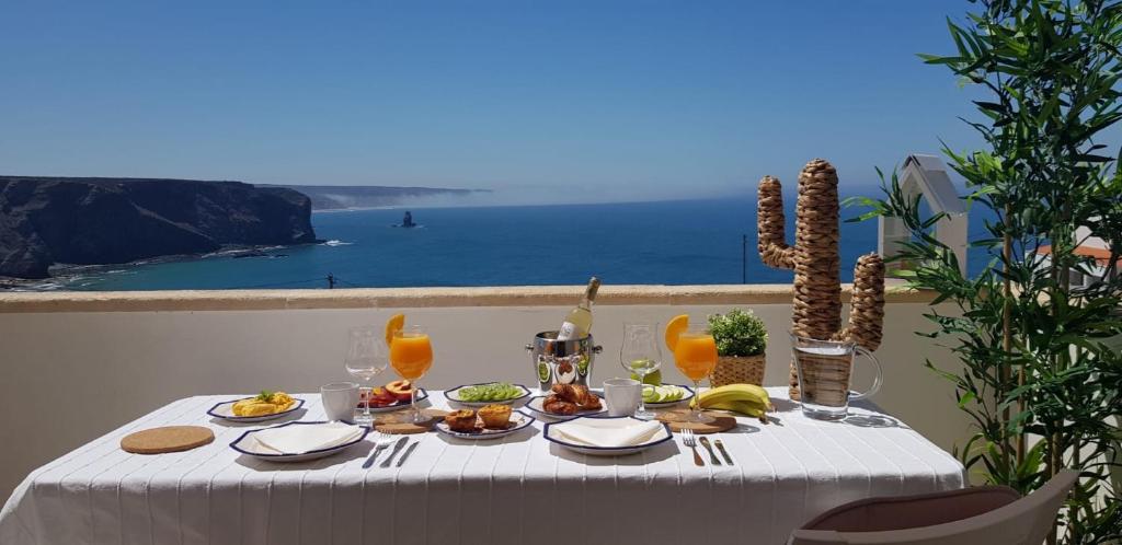APARTMENT PRAIA DA ARRIFANA BALCONY AND SEAVIEW