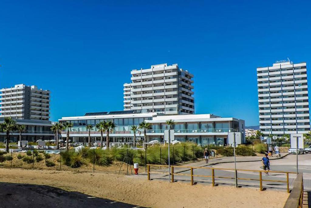 APARTAMENTO NA PRAIA