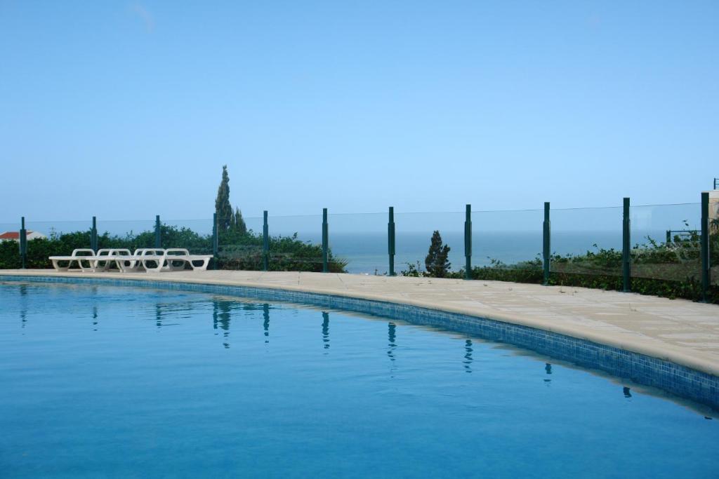 ERICEIRA LUXURY APARTMENT ON A PRIVATE CONDO