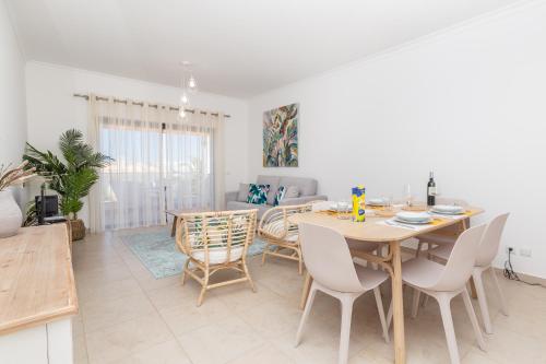 APARTMENT 2A