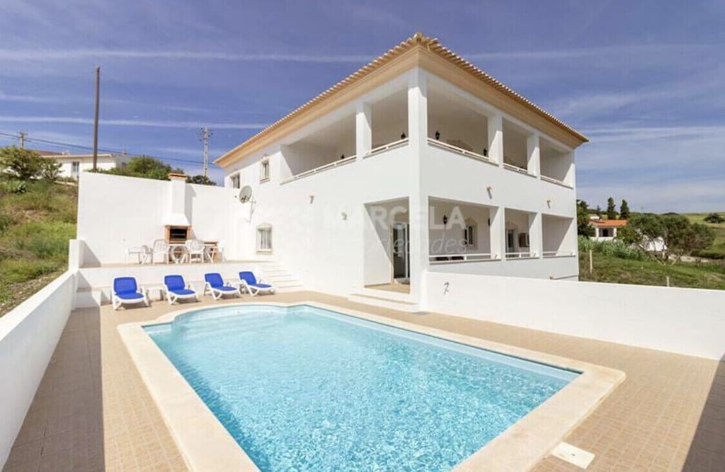 VILLA LINDA