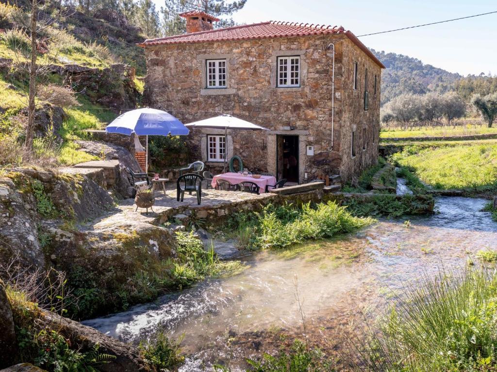 CASA DE LAGOELAS