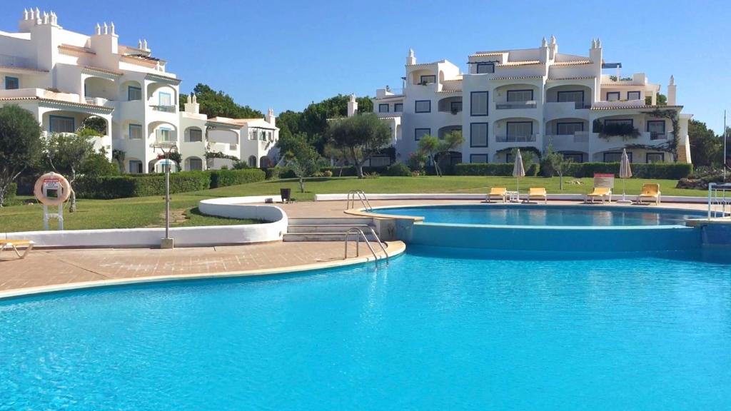 CHARMING APARTMENT WITH PRIVATE GARDEN & POOL